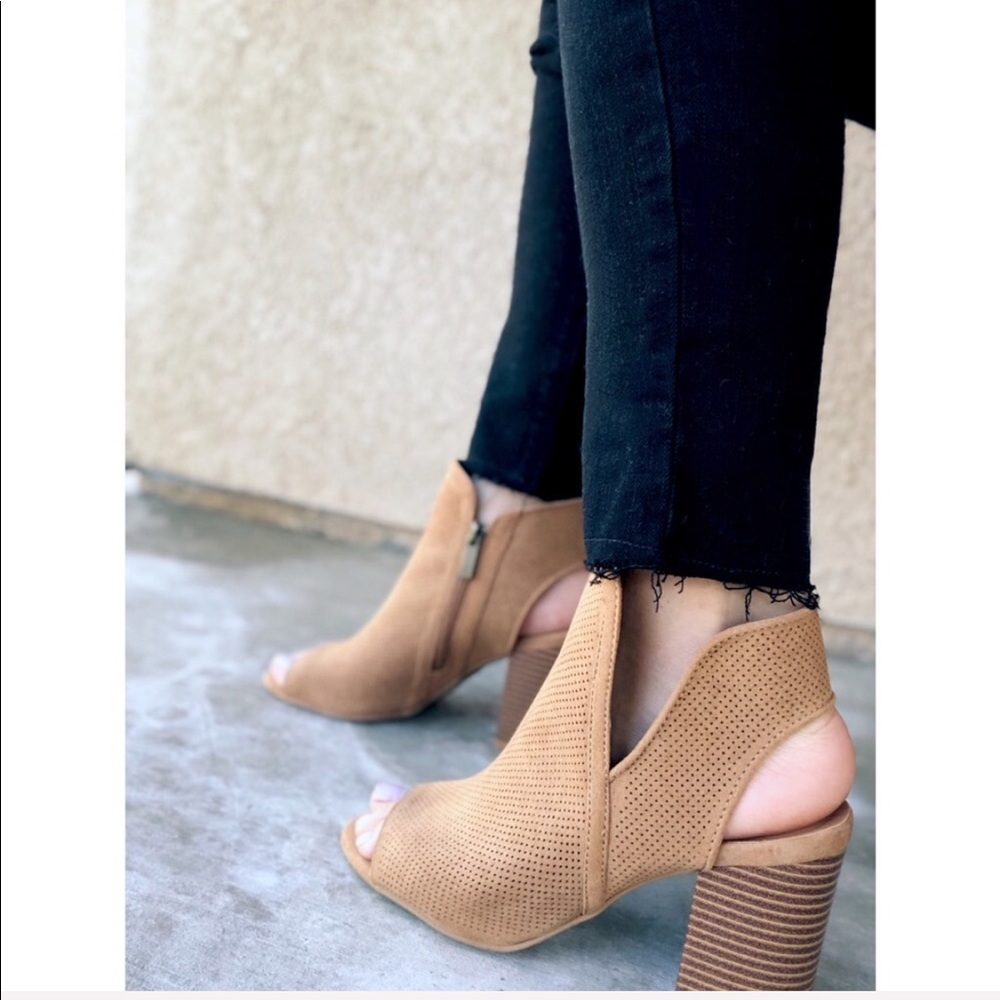 Sloan Bootie - Picture 5 of 7